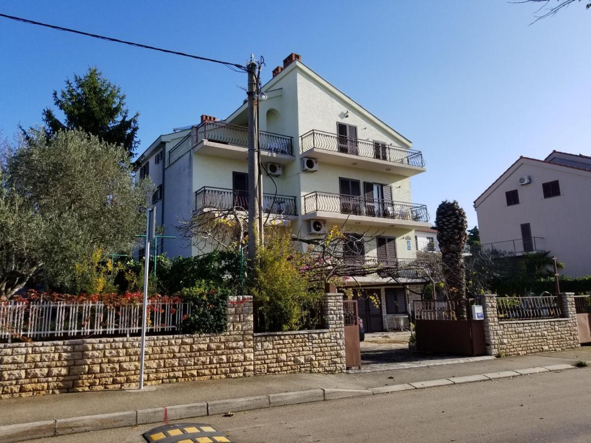 Danyja Apartments Sveti Filip i Jakov Exterior foto